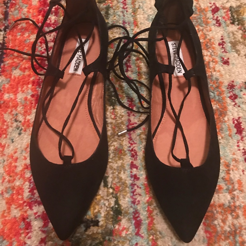 Steve Madden pointy toe lace up flats